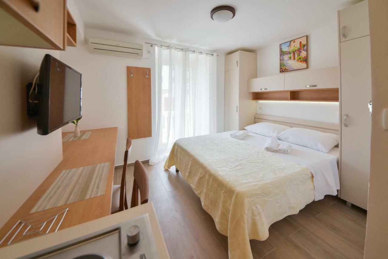 Apartmani Ljubo Rafailovic 2 Rafailovici Exterior photo